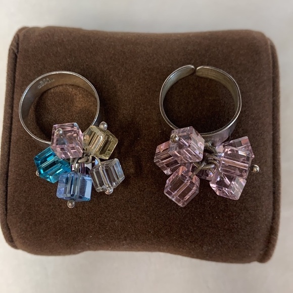 Set of two dangling beaded silver rings pink and multicolored - Picture 3 of 6